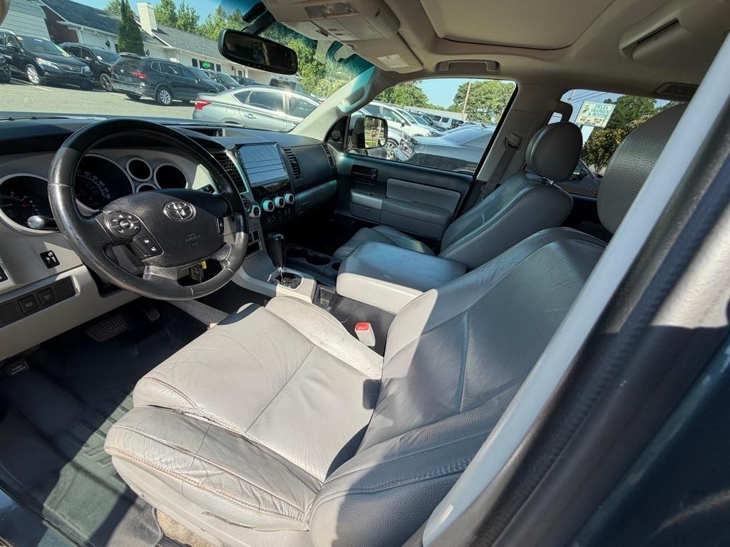 Toyota Sequoia SR5 5.7L 4WD 2008