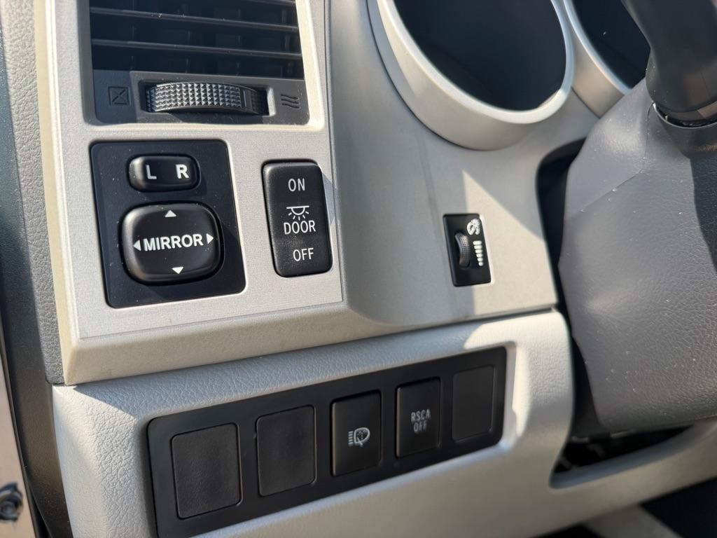 Toyota Sequoia SR5 5.7L 4WD 2008