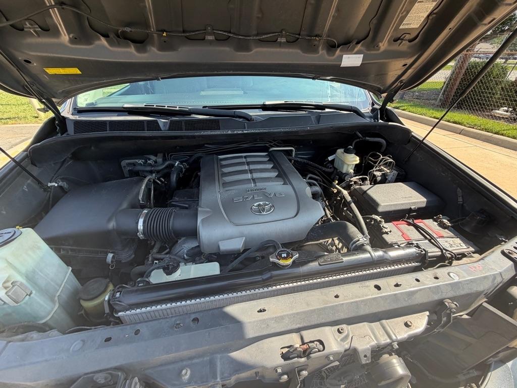 Toyota Sequoia SR5 5.7L 4WD 2008