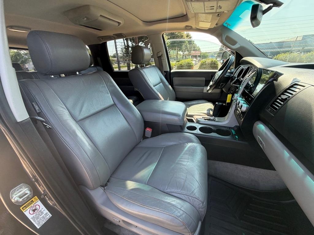 Toyota Sequoia SR5 5.7L 4WD 2008