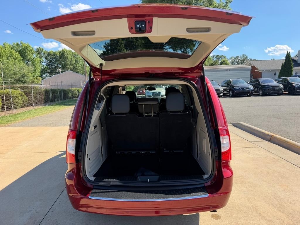 Chrysler Town & Country Limited Platinum 2015