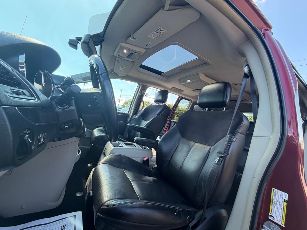 Chrysler Town & Country Limited Platinum 2015