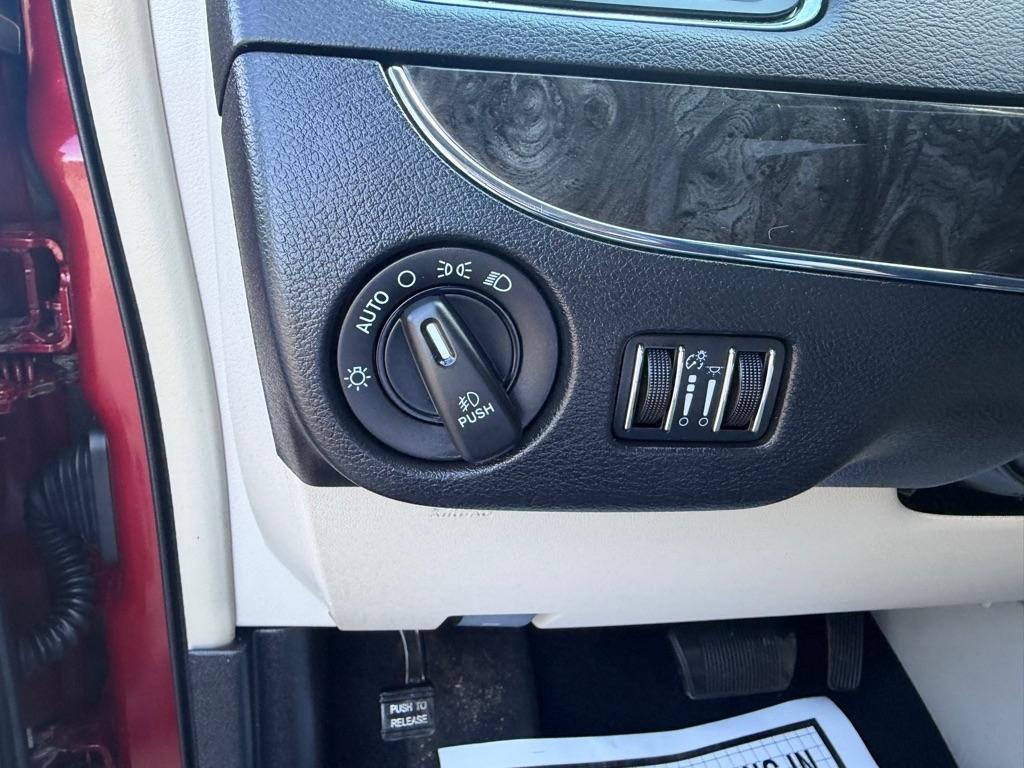 Chrysler Town & Country Limited Platinum 2015