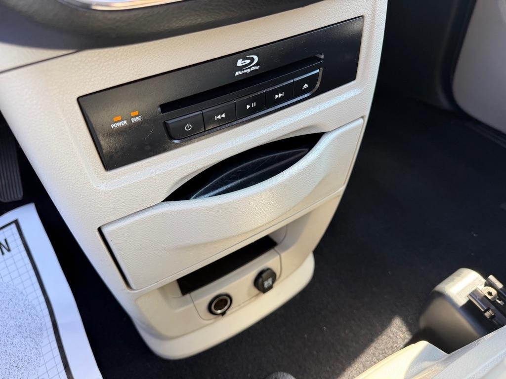 Chrysler Town & Country Limited Platinum 2015