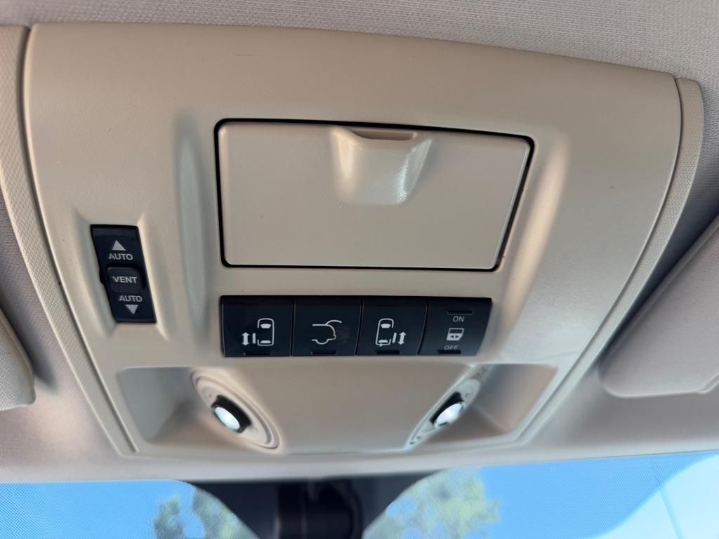Chrysler Town & Country Limited Platinum 2015