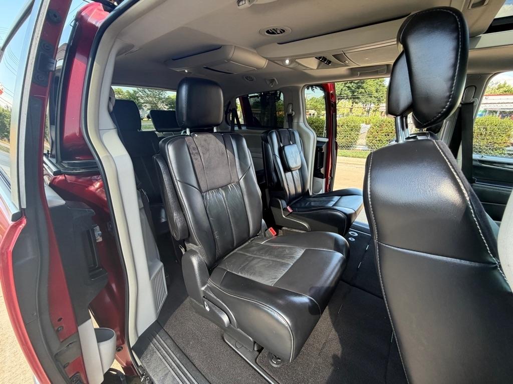 Chrysler Town & Country Limited Platinum 2015