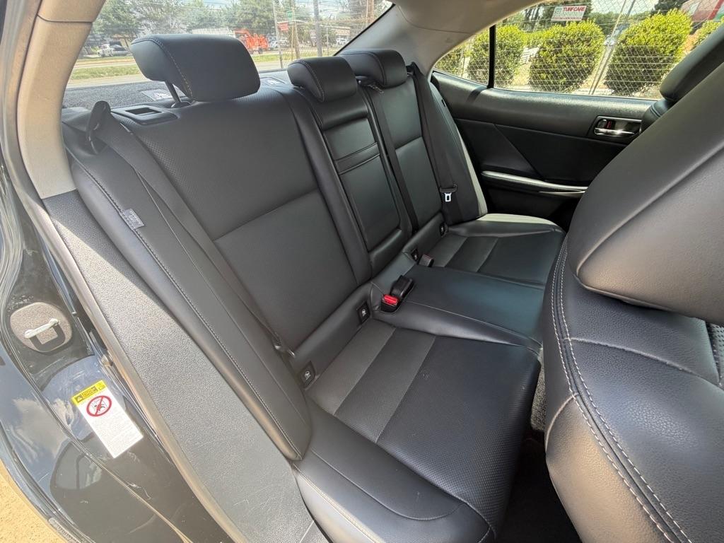 Lexus IS 250 RWD 2015