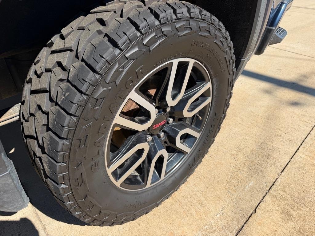 GMC Sierra 1500 AT4 Crew Cab Long Box 4WD 2020
