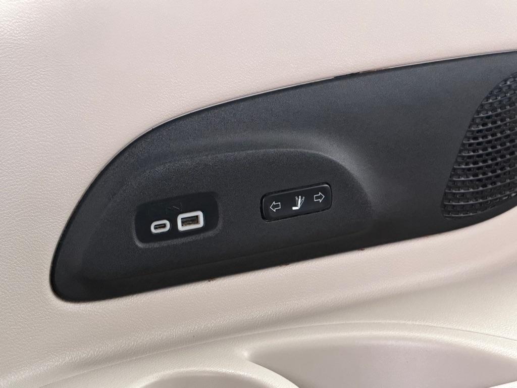 Chrysler Pacifica Limited 2022