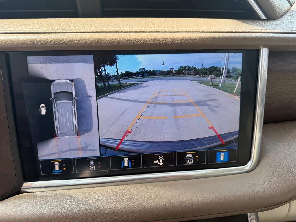 GMC Yukon Denali 4WD 2021