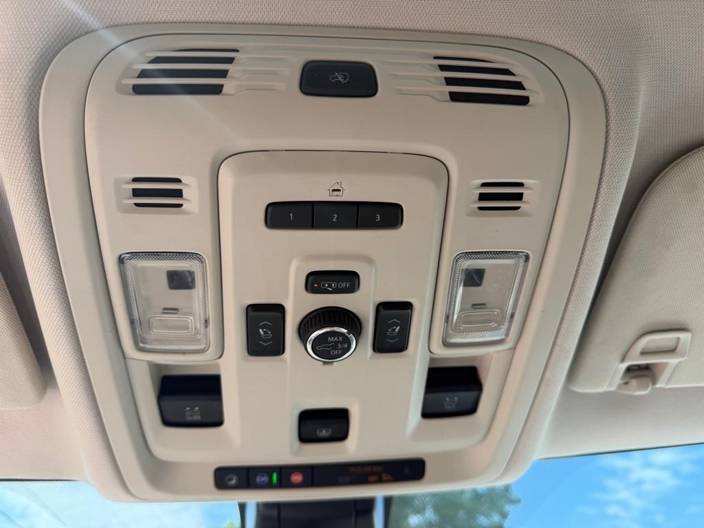GMC Yukon Denali 4WD 2021