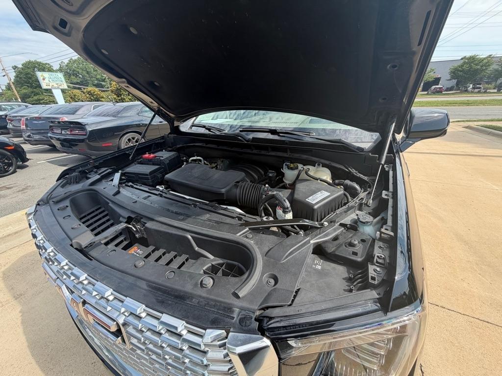GMC Yukon Denali 4WD 2021