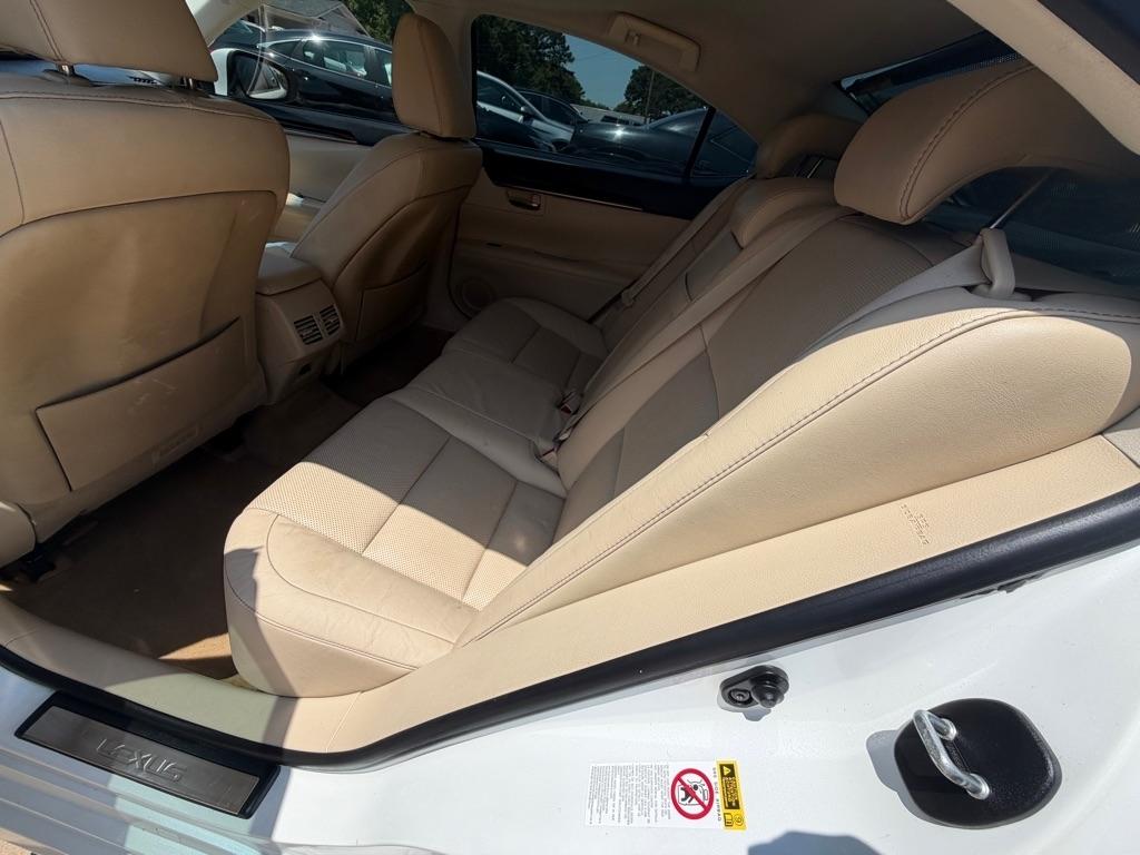 Lexus ES 350 Sedan 2013