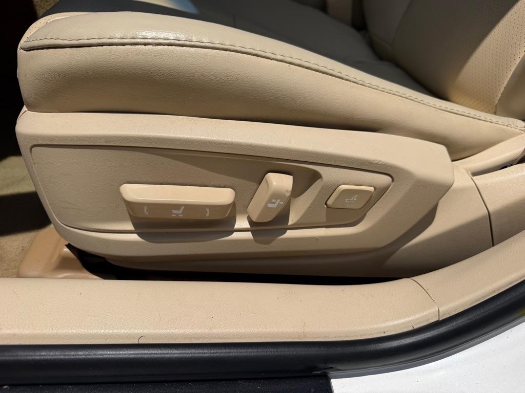 Lexus ES 350 Sedan 2013