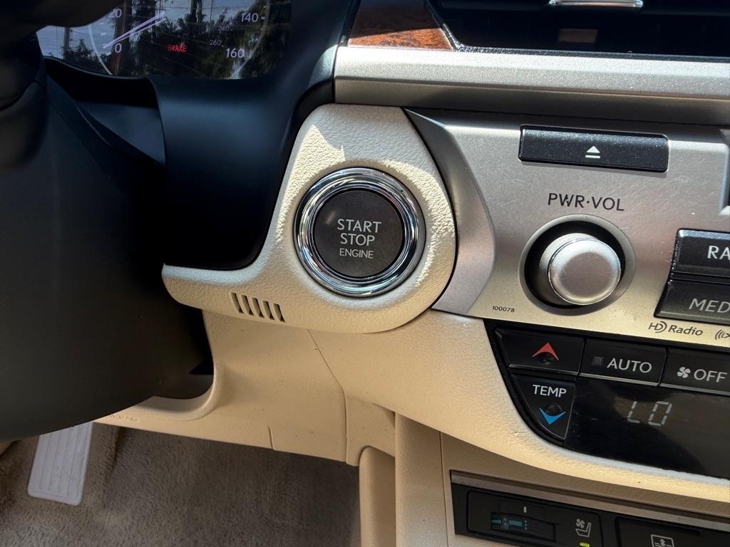 Lexus ES 350 Sedan 2013