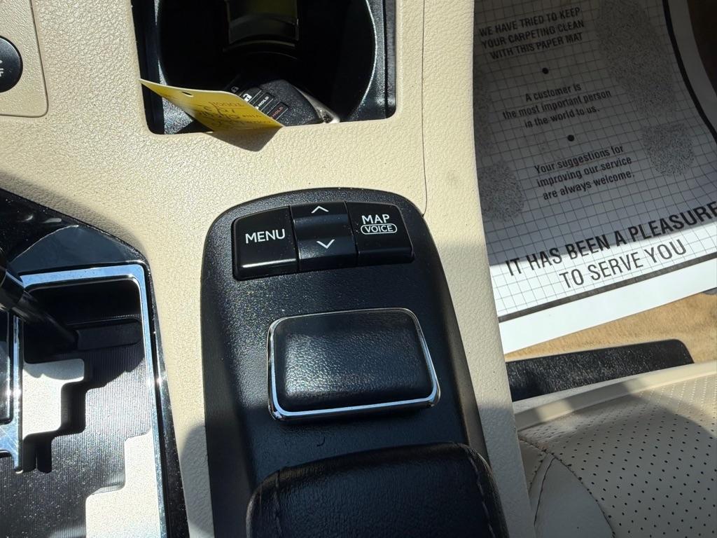 Lexus ES 350 Sedan 2013