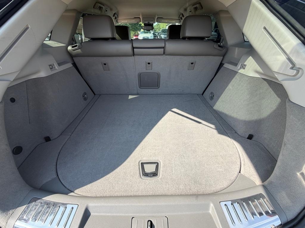 Cadillac SRX Base 2012
