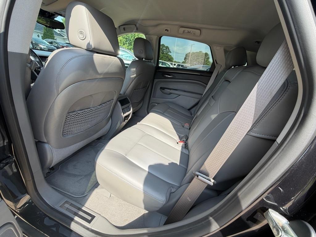 Cadillac SRX Base 2012