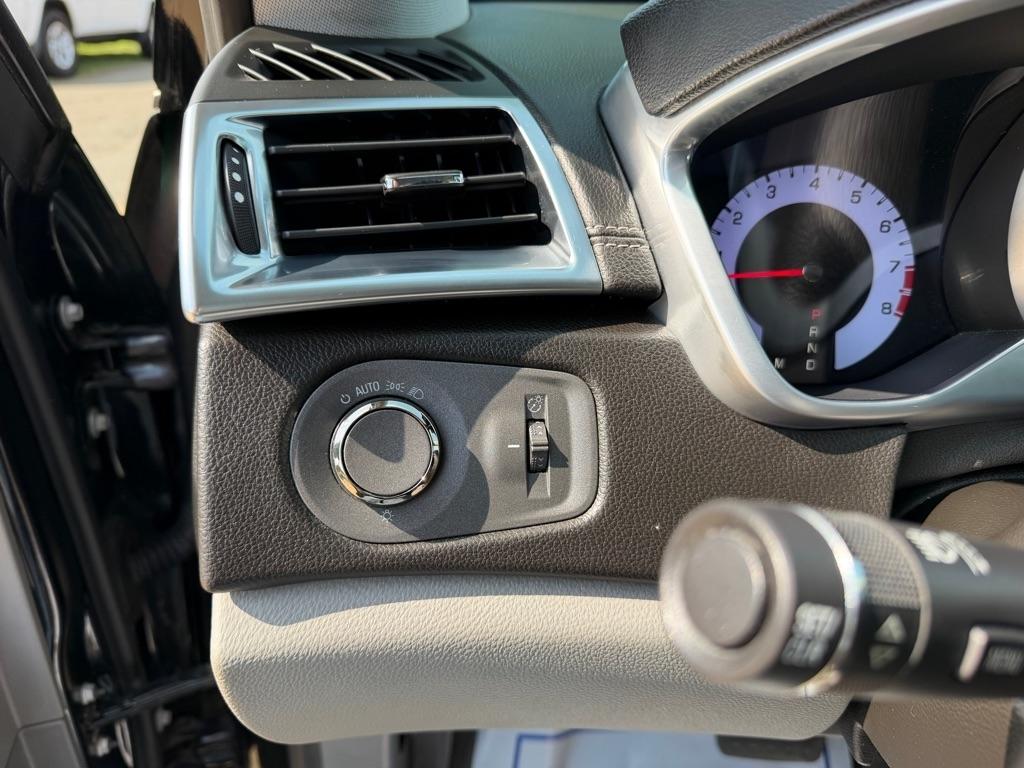 Cadillac SRX Base 2012