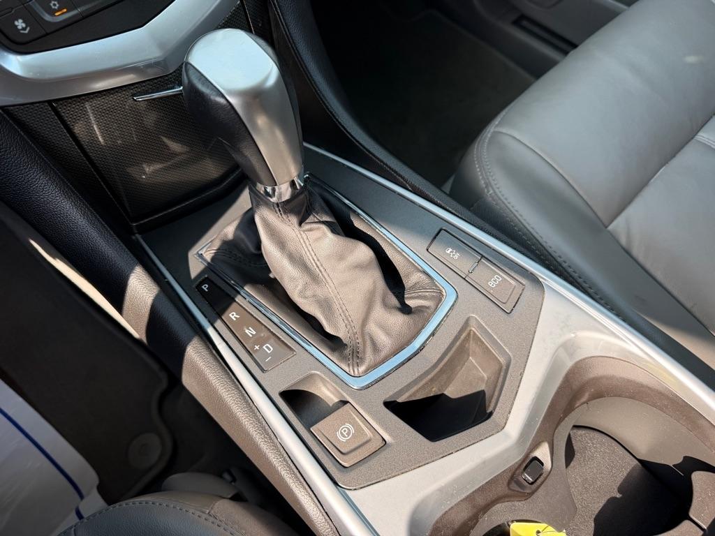 Cadillac SRX Base 2012