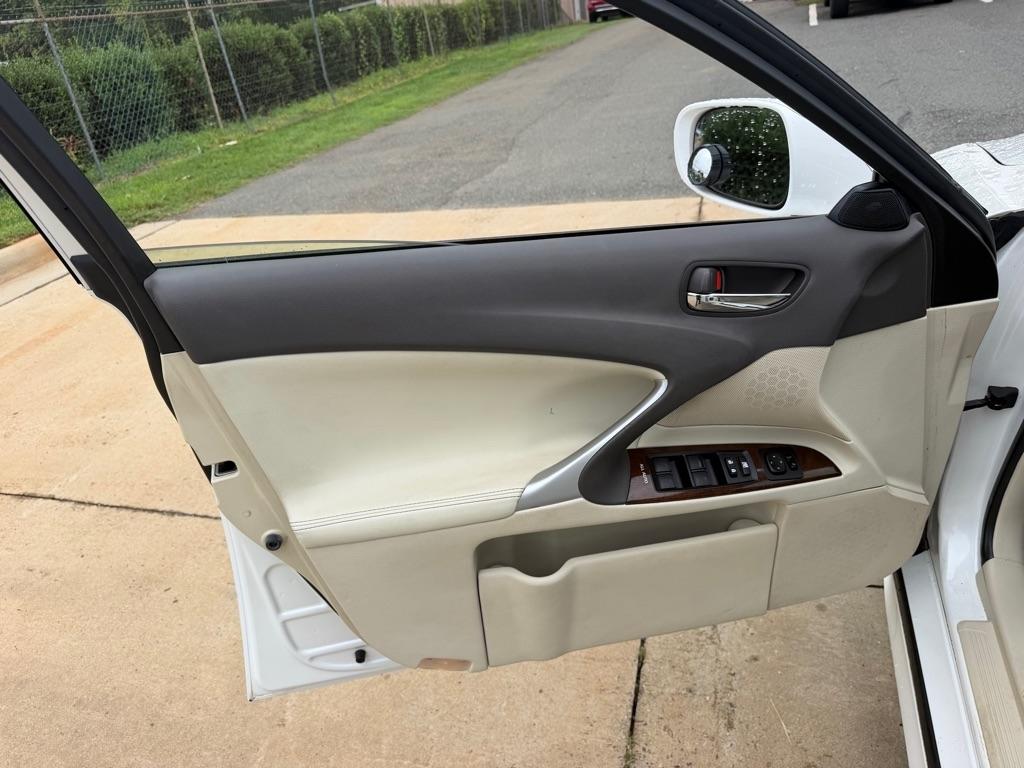 Lexus IS 250 RWD 2012