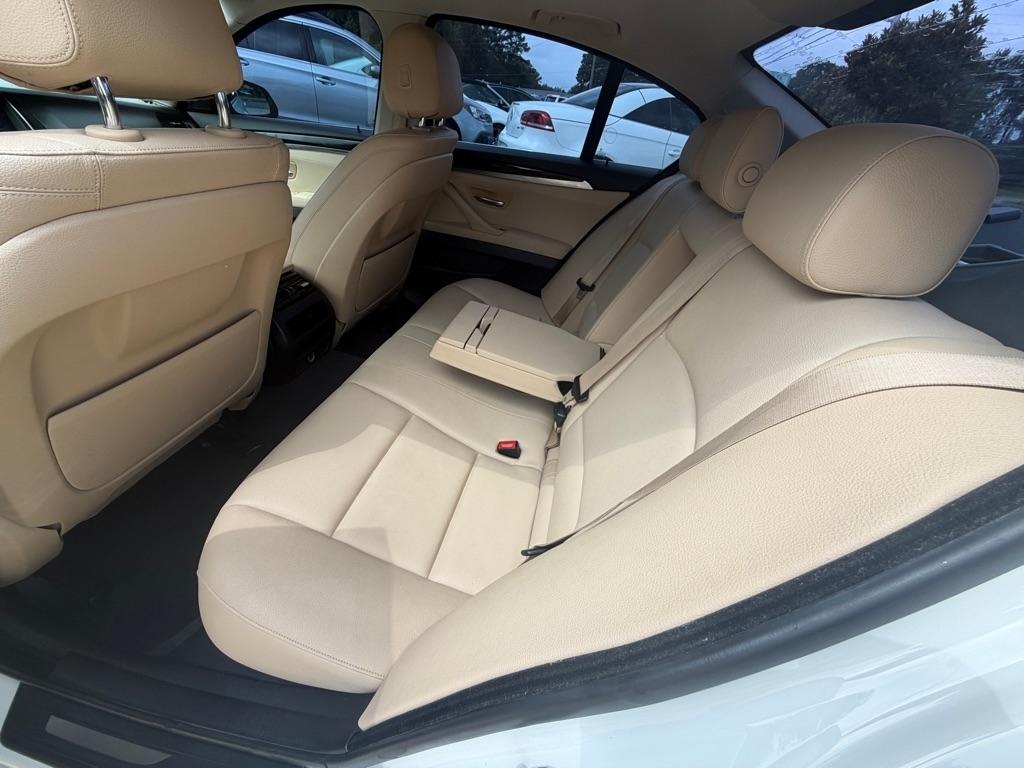 BMW 5-Series 528i 2016