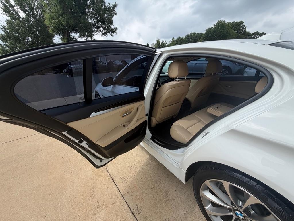 BMW 5-Series 528i 2016