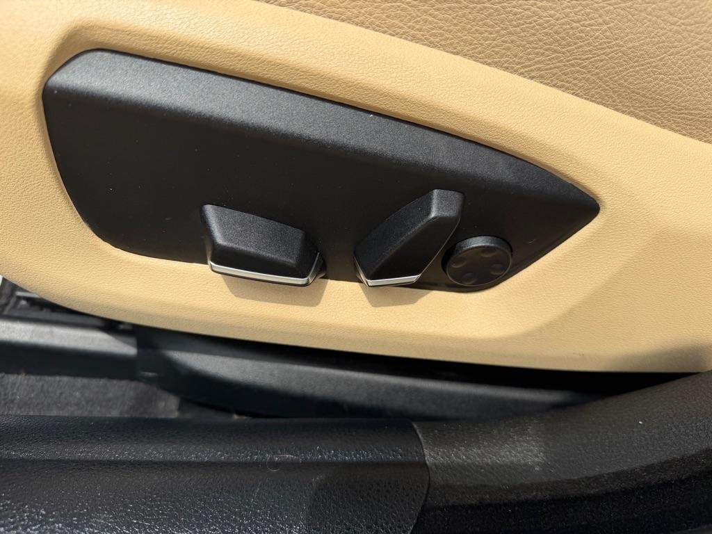 BMW 5-Series 528i 2016