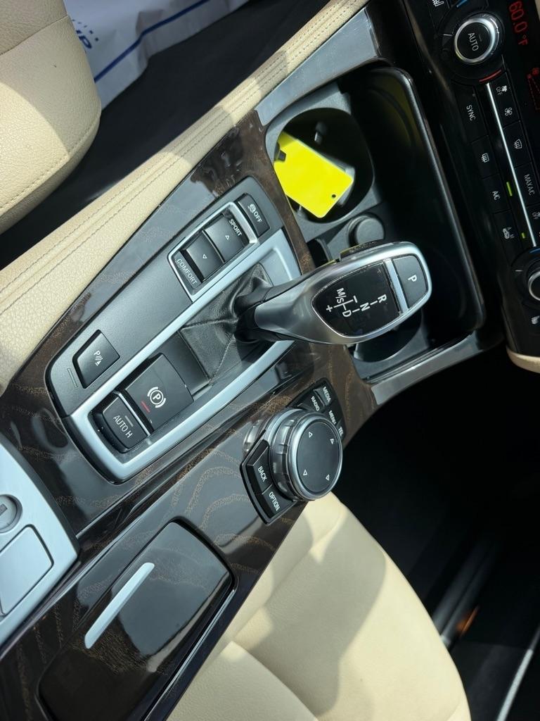 BMW 5-Series 528i 2016