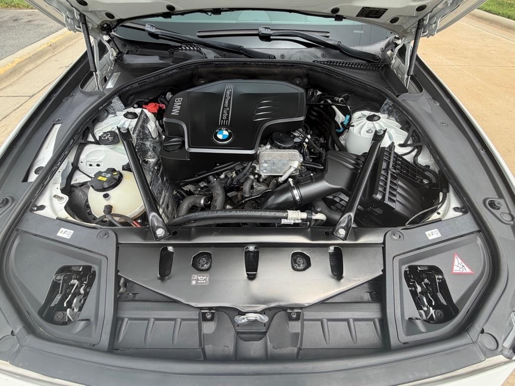 BMW 5-Series 528i 2016