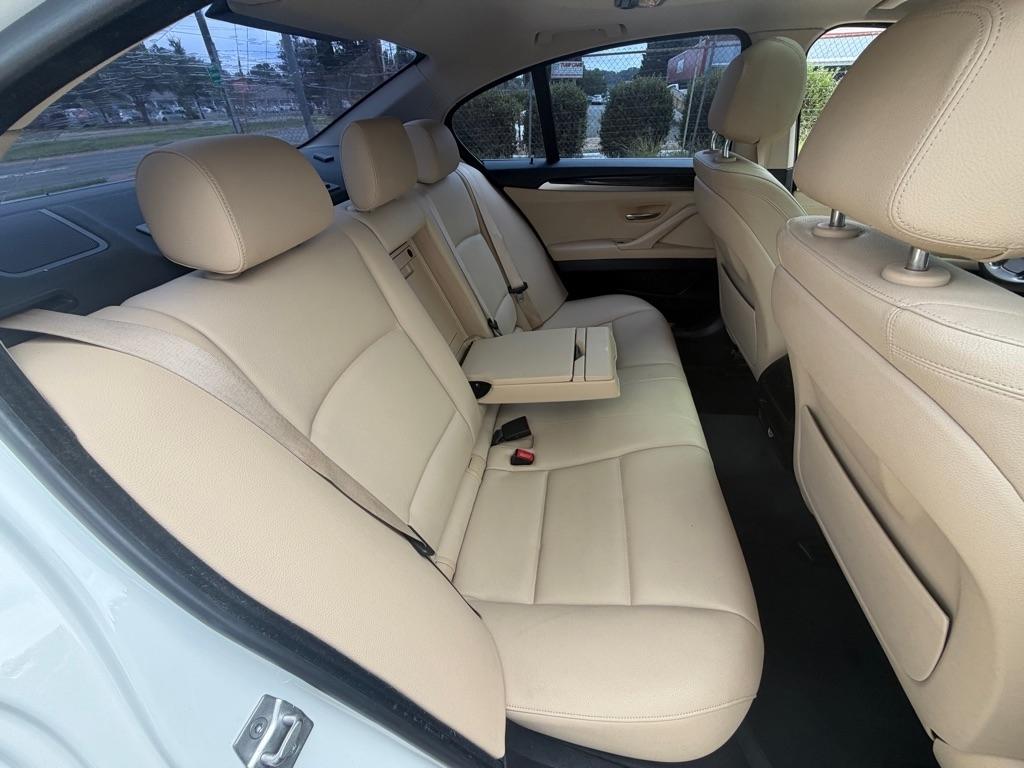 BMW 5-Series 528i 2016