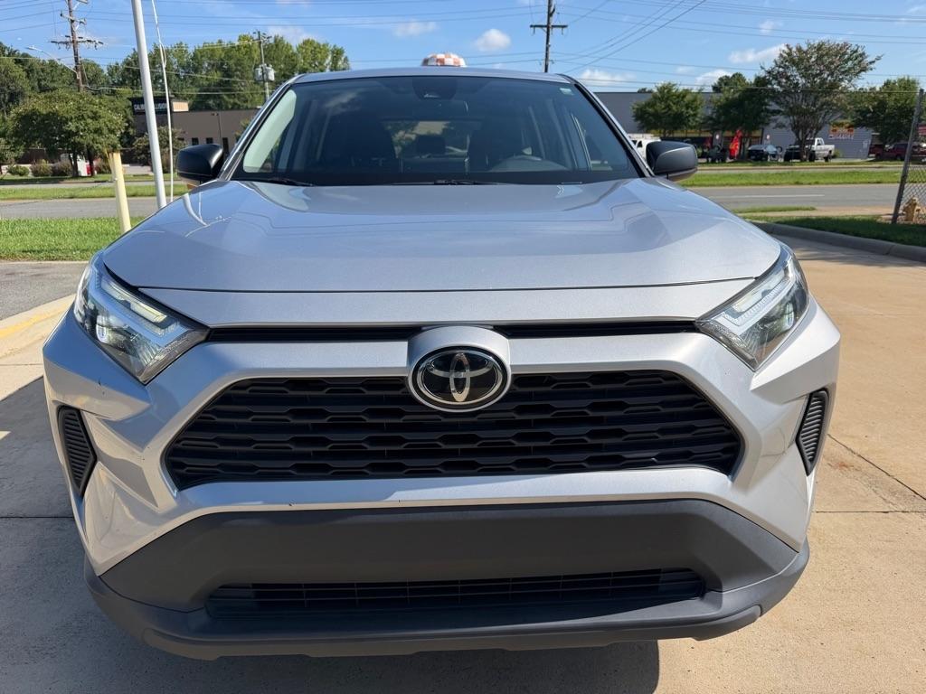 Toyota RAV4 LE 2024