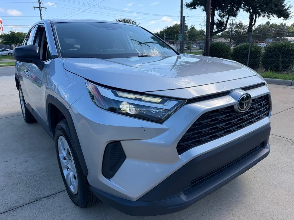 Toyota RAV4 LE 2024