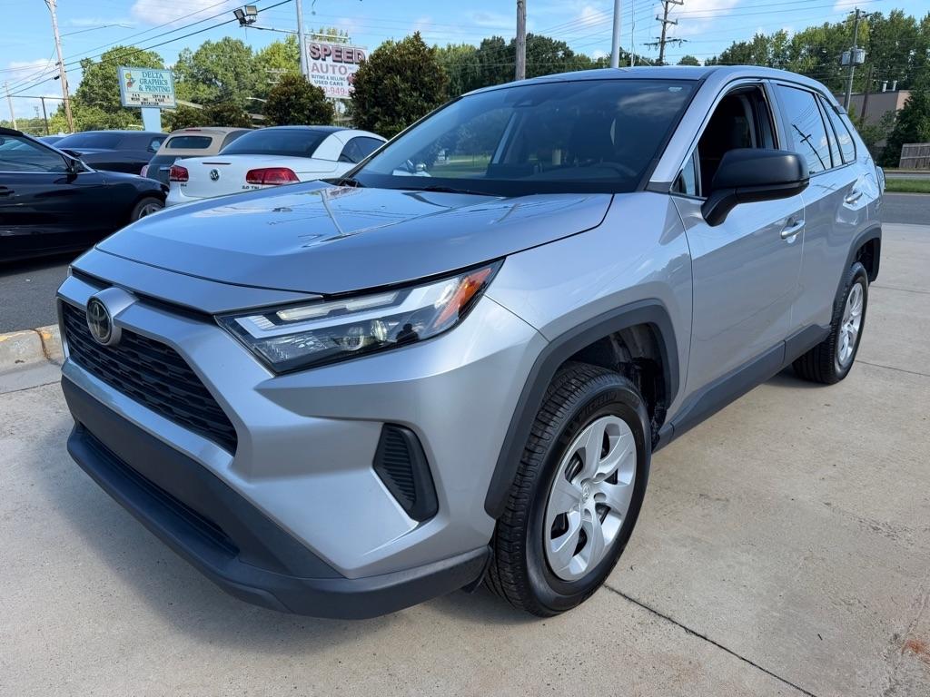 Toyota RAV4 LE 2024