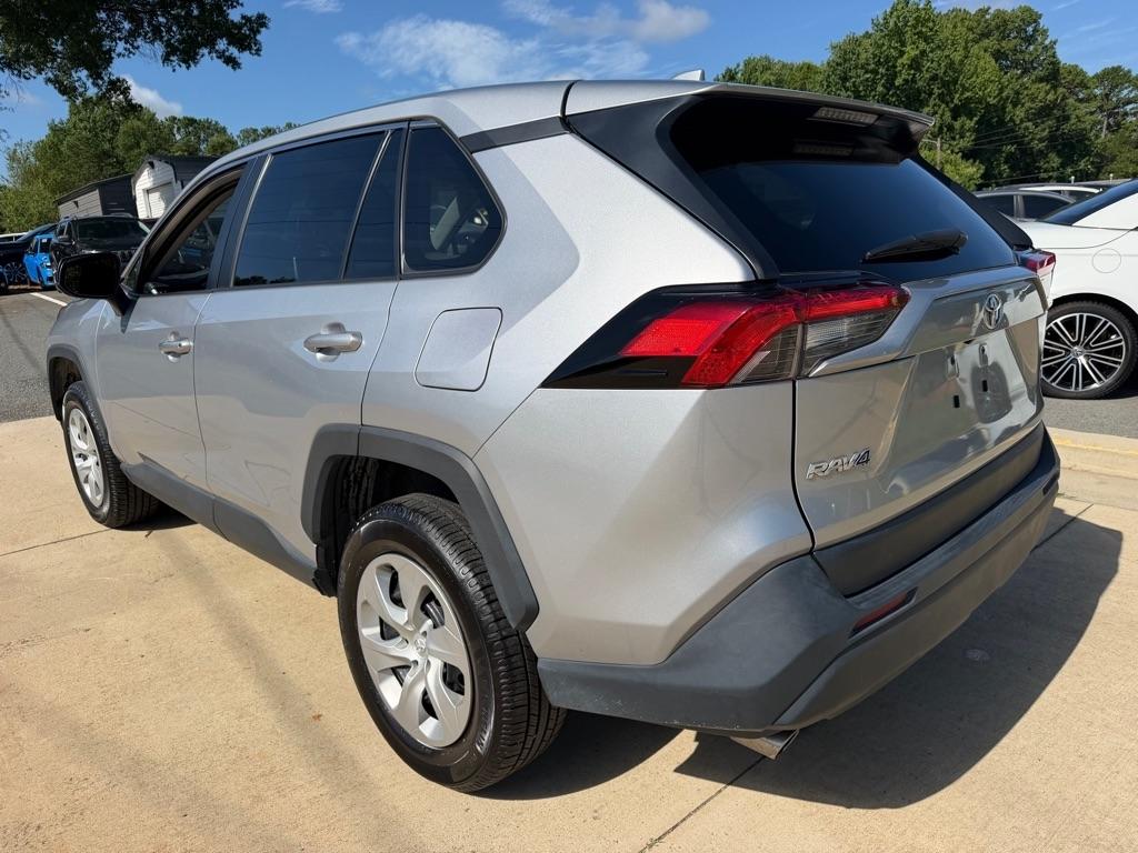 Toyota RAV4 LE 2024