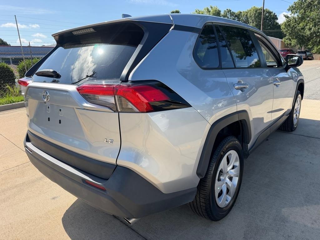 Toyota RAV4 LE 2024