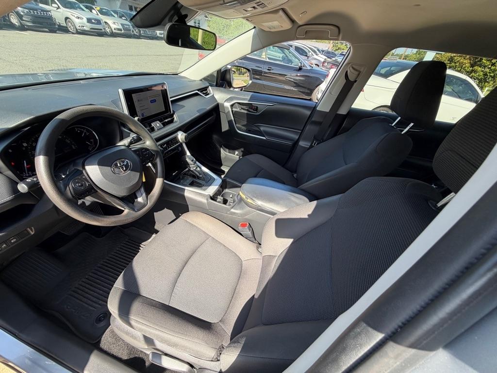 Toyota RAV4 LE 2024