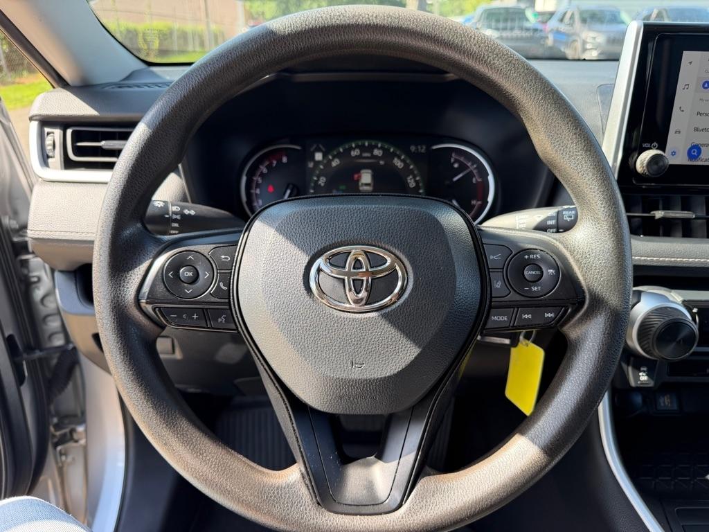 Toyota RAV4 LE 2024