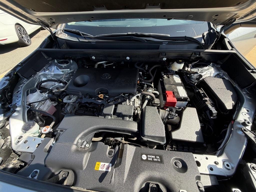Toyota RAV4 LE 2024