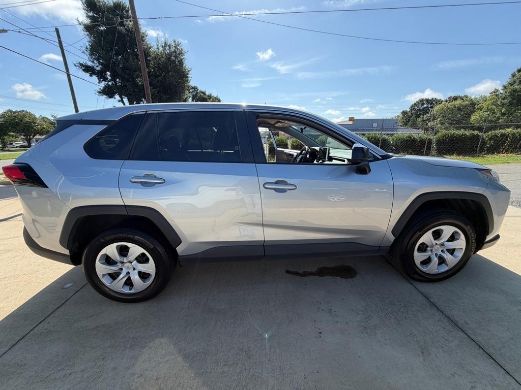 Toyota RAV4 LE 2024