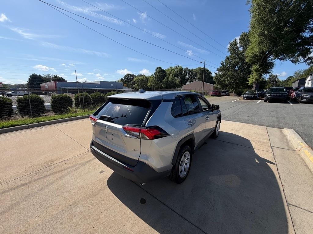 Toyota RAV4 LE 2024