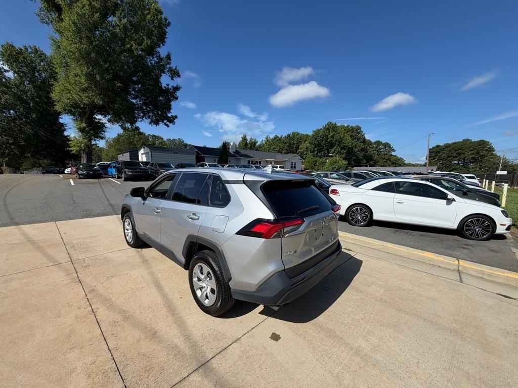 Toyota RAV4 LE 2024