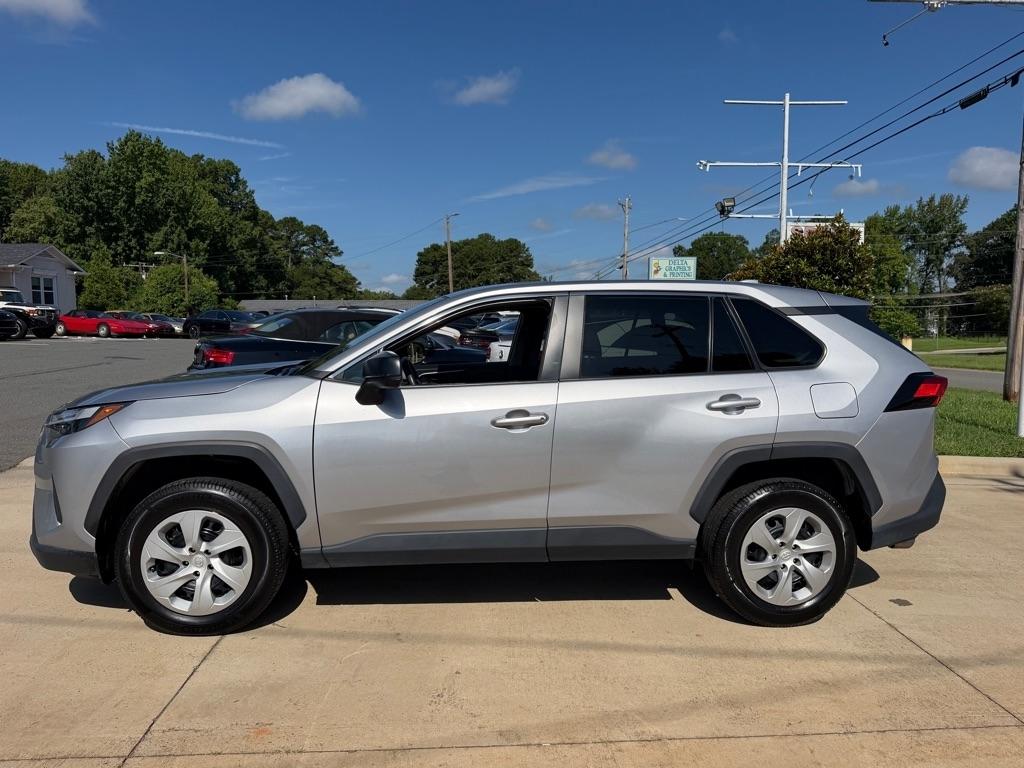 Toyota RAV4 LE 2024