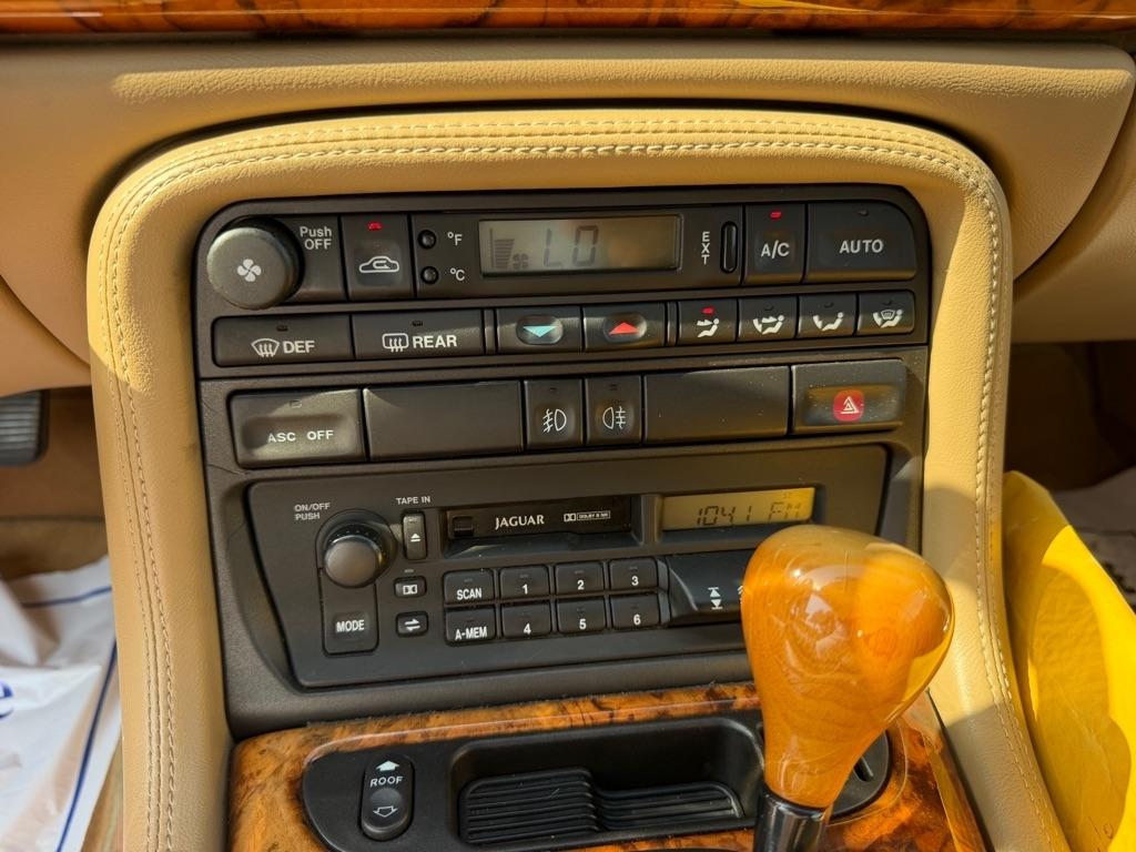 Jaguar XK8 Convertible 1997