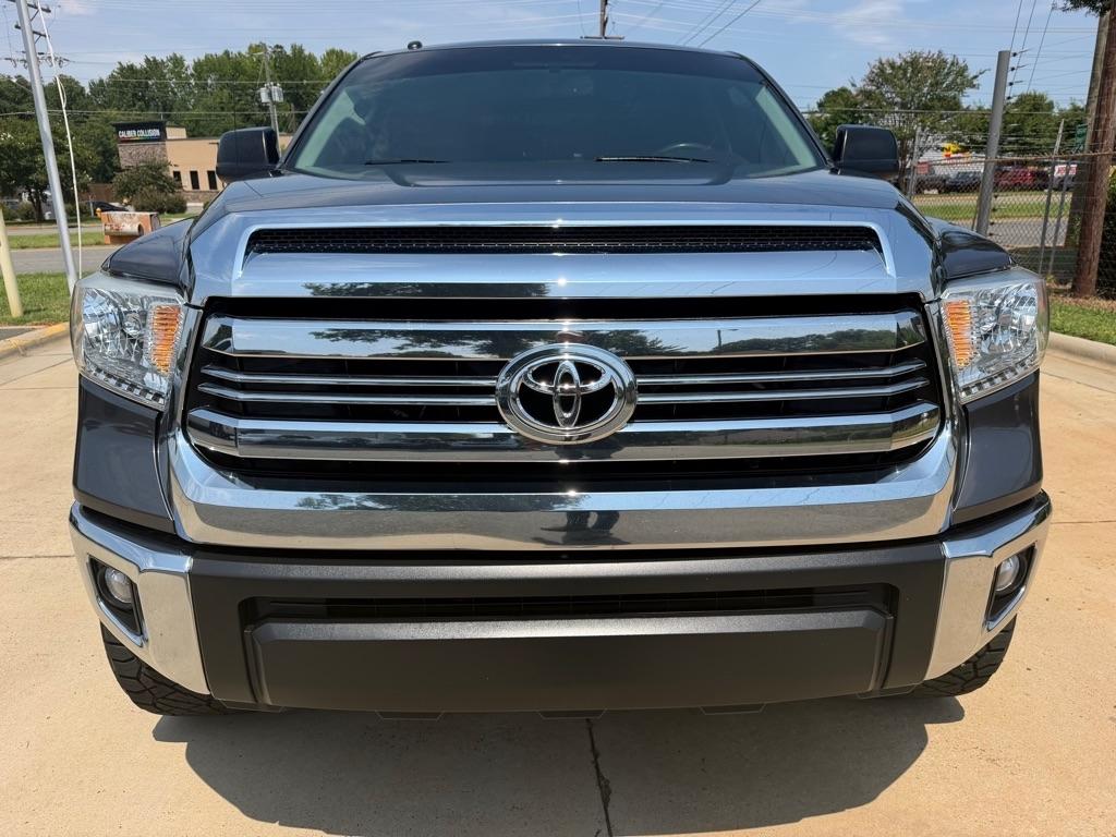 Toyota Tundra SR5 5.7L V8 FFV CrewMax 4WD 2017