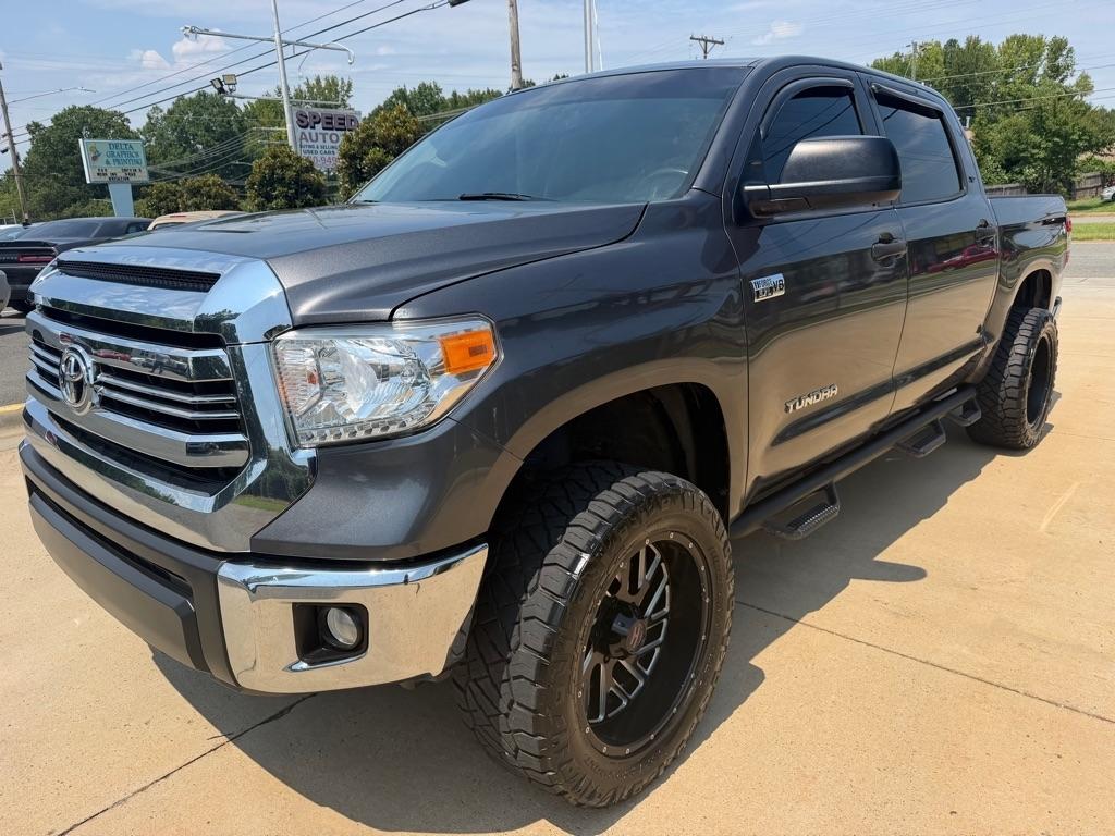 Toyota Tundra SR5 5.7L V8 FFV CrewMax 4WD 2017
