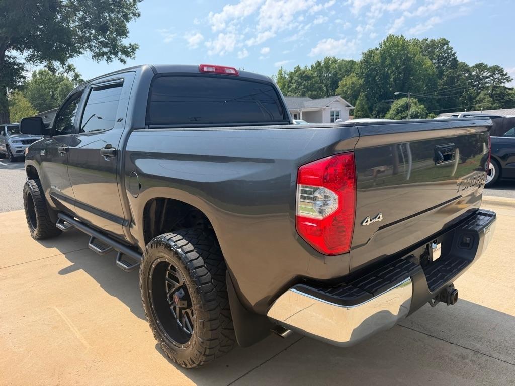 Toyota Tundra SR5 5.7L V8 FFV CrewMax 4WD 2017
