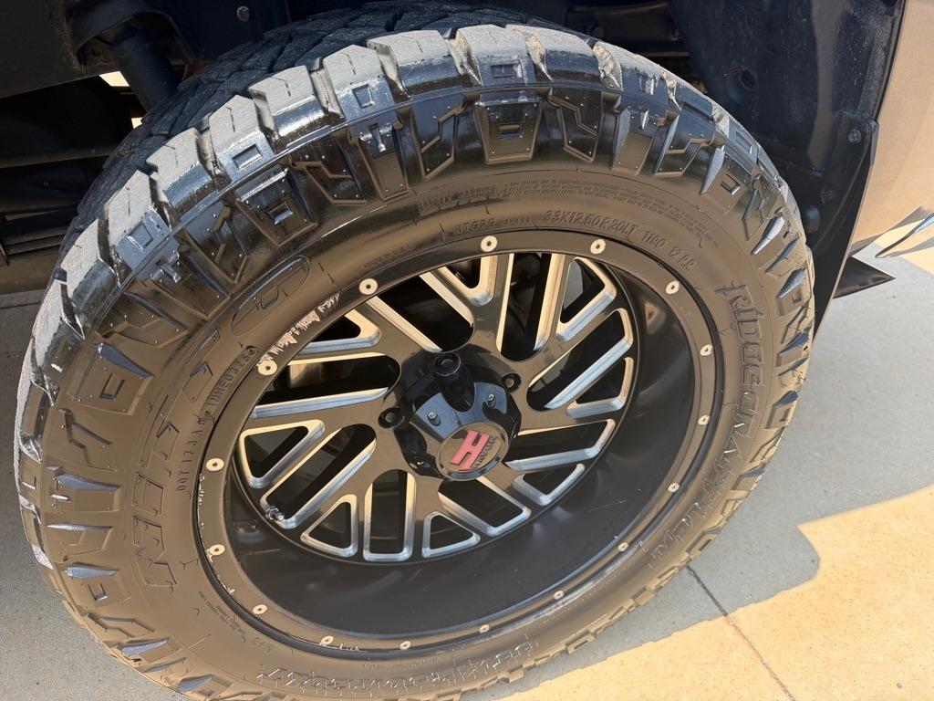 Toyota Tundra SR5 5.7L V8 FFV CrewMax 4WD 2017