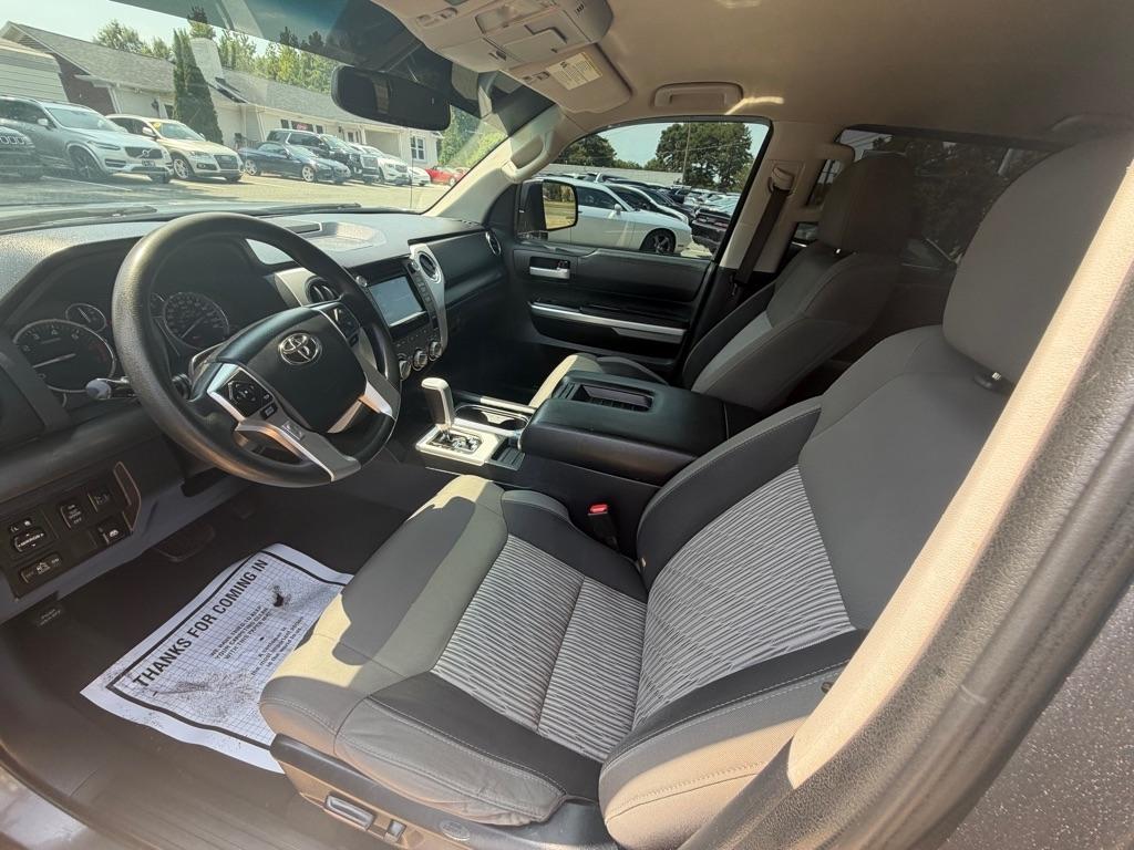Toyota Tundra SR5 5.7L V8 FFV CrewMax 4WD 2017