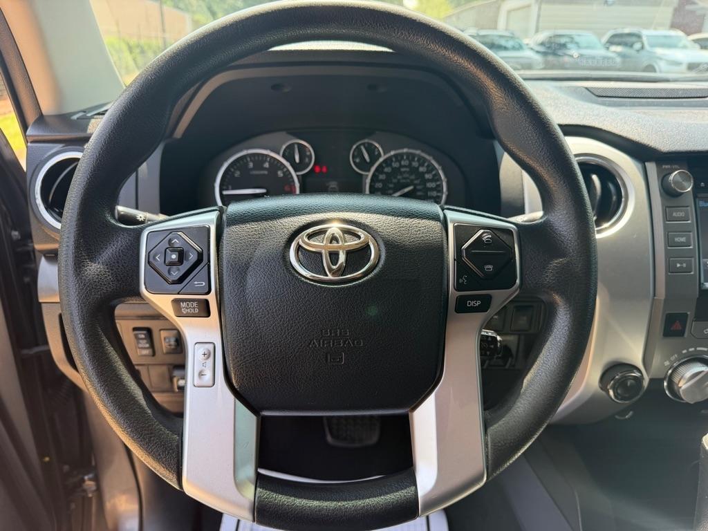 Toyota Tundra SR5 5.7L V8 FFV CrewMax 4WD 2017